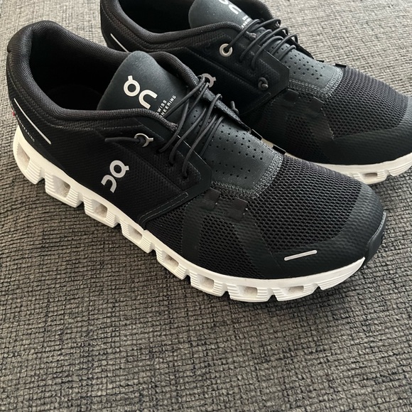 On Running Black and White Athletic Shoes - Picture 2 of 4